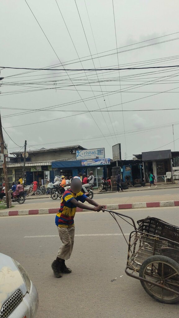 Laundry Kristal, Douala, photo