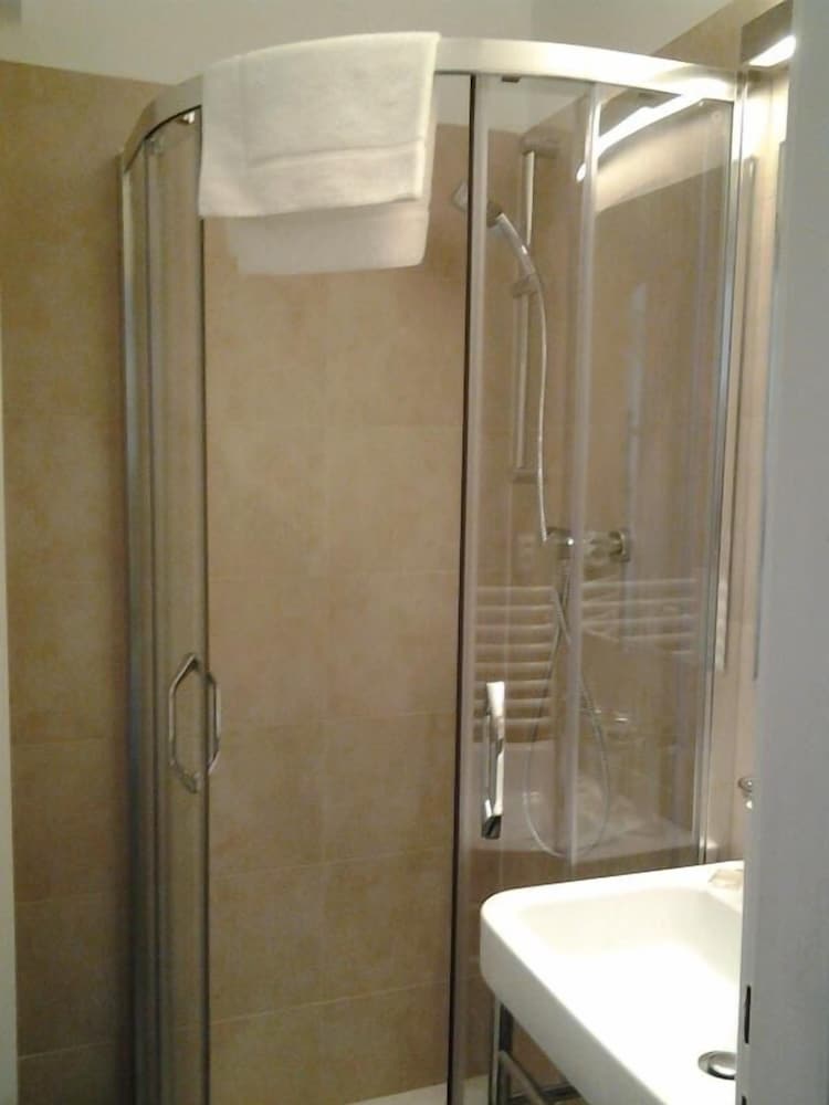 Фото At The Old Lady