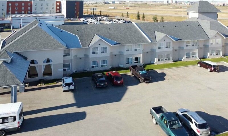 Гостиница Quality Inn & Suites Edmonton International Airport в Ледуке