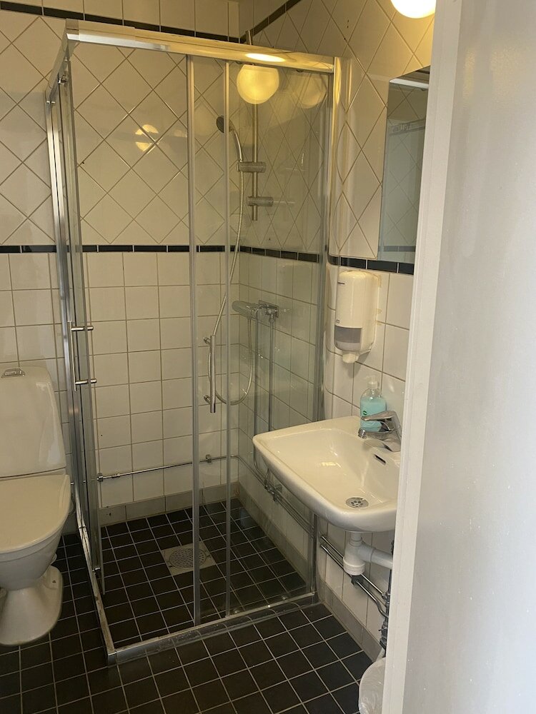 Фото Metro Hotel