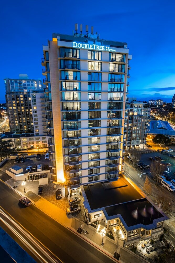 Фото DoubleTree by Hilton Hotel & Suites Victoria