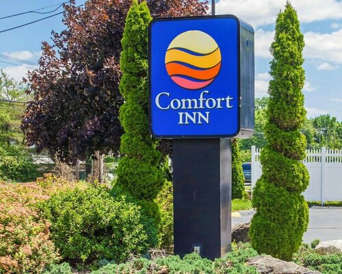 Гостиница Comfort Inn Guilford near I-95