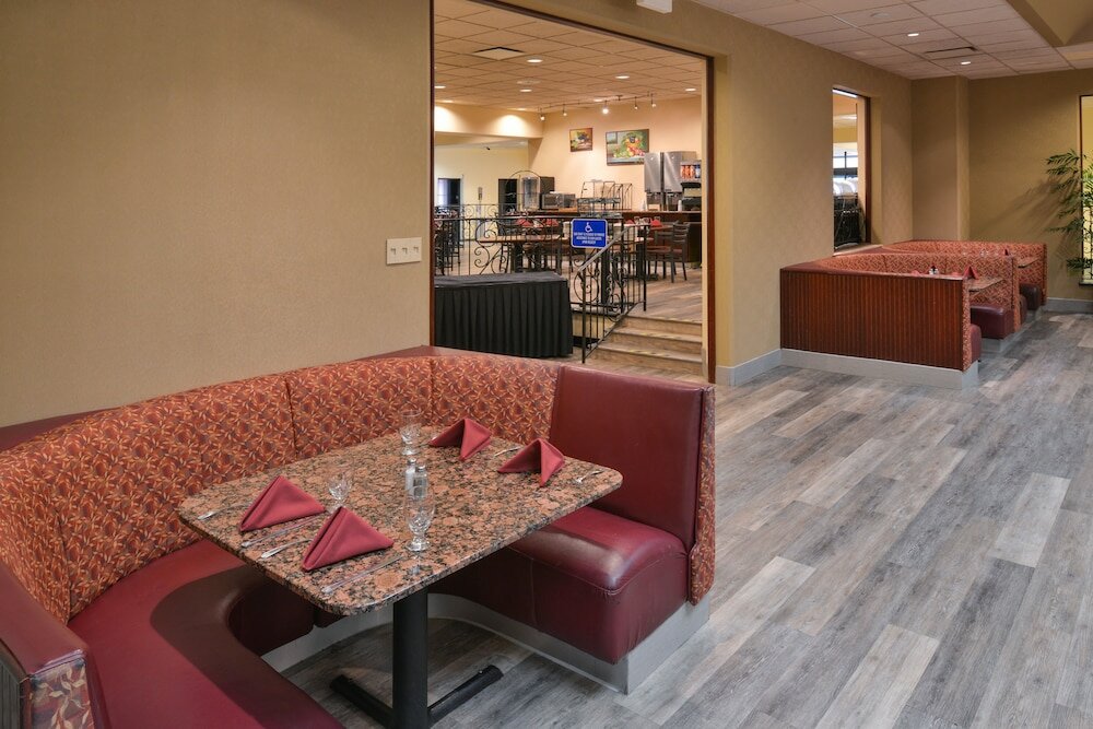 Фото Comfort Inn & Suites Downtown Tacoma