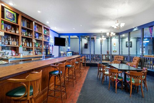 Гостиница Days Inn & Suites by Wyndham Clovis в Кловисе