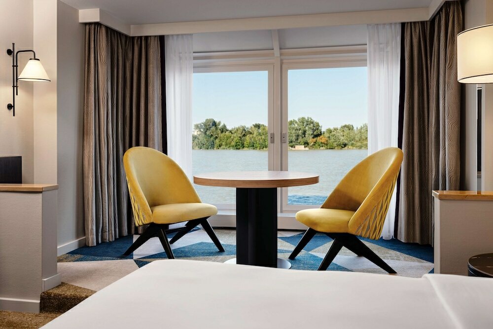 Фото Hilton Vienna Danube Waterfront