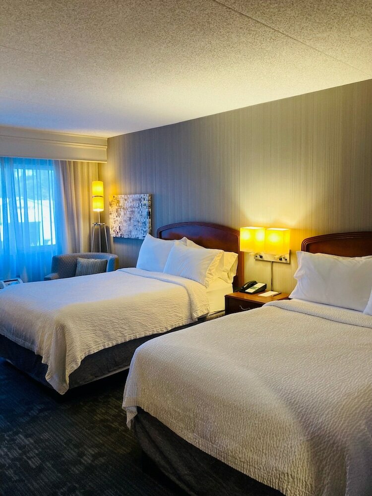 Фото Courtyard by Marriott Lyndhurst Meadowlands