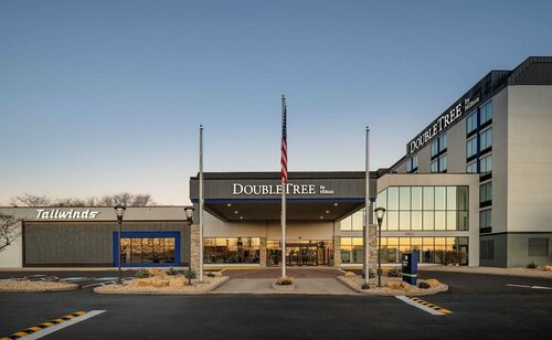 Гостиница DoubleTree by Hilton Madison East в Мэдисоне