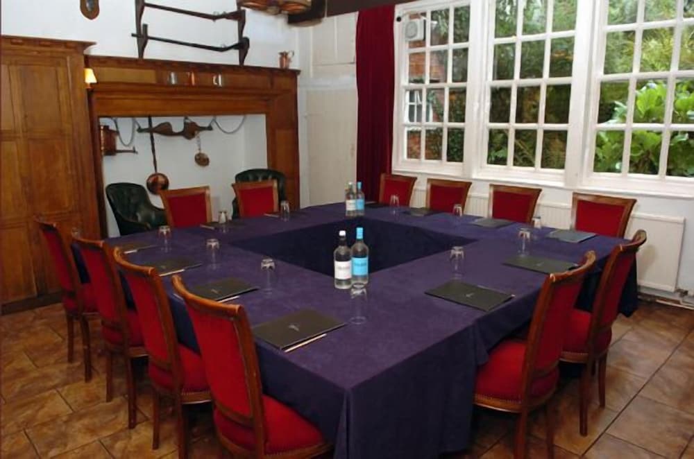 Фото Donington Manor Hotel