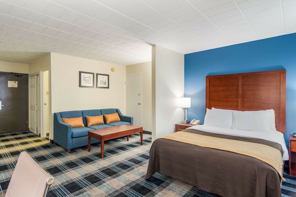 Фото Comfort Inn & Suites