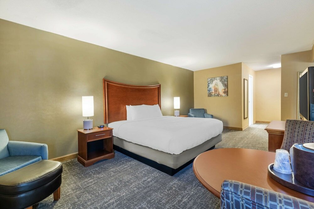 Фото Best Western Plus North Haven Hotel