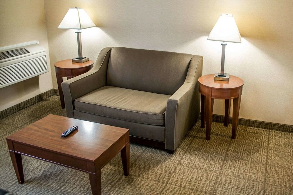 Фото Comfort Inn & Suites Beaverton - Portland West