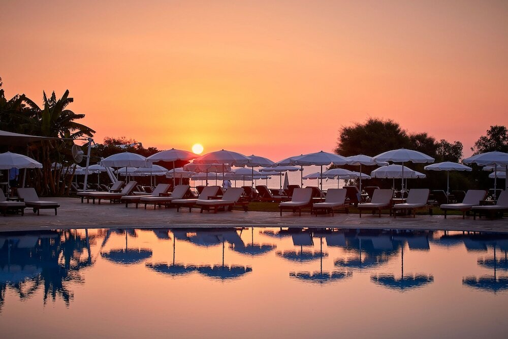 Фото Grecian Park Hotel