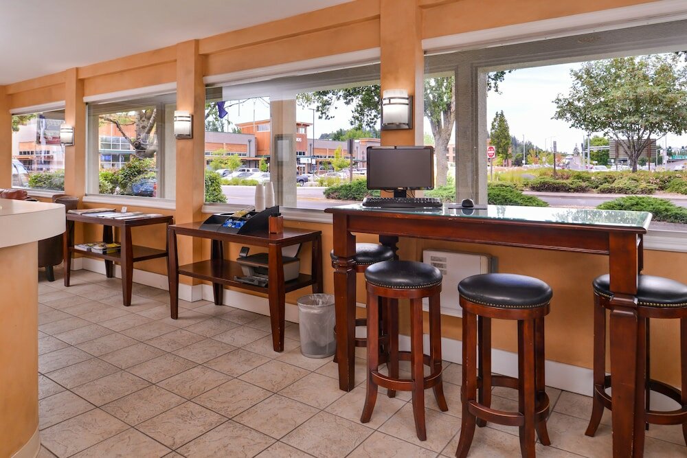 Фото Campus Inn & Suites Eugene Downtown