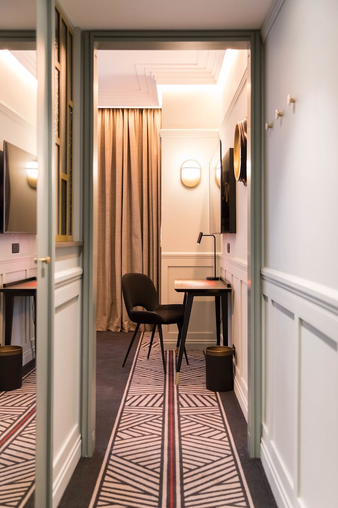 Фото Maison Rouge Hotel