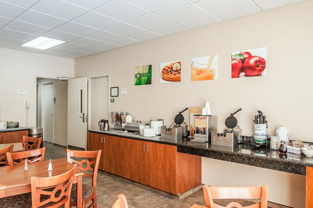 Фото Quality Inn Downtown Convention Center