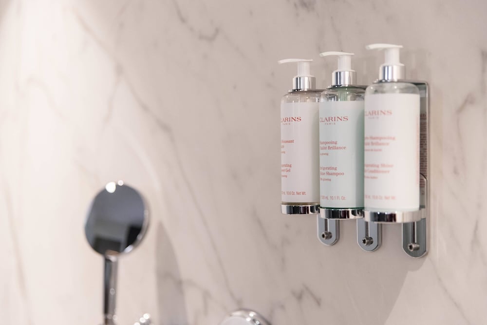 Фото Maison Rouge Hotel