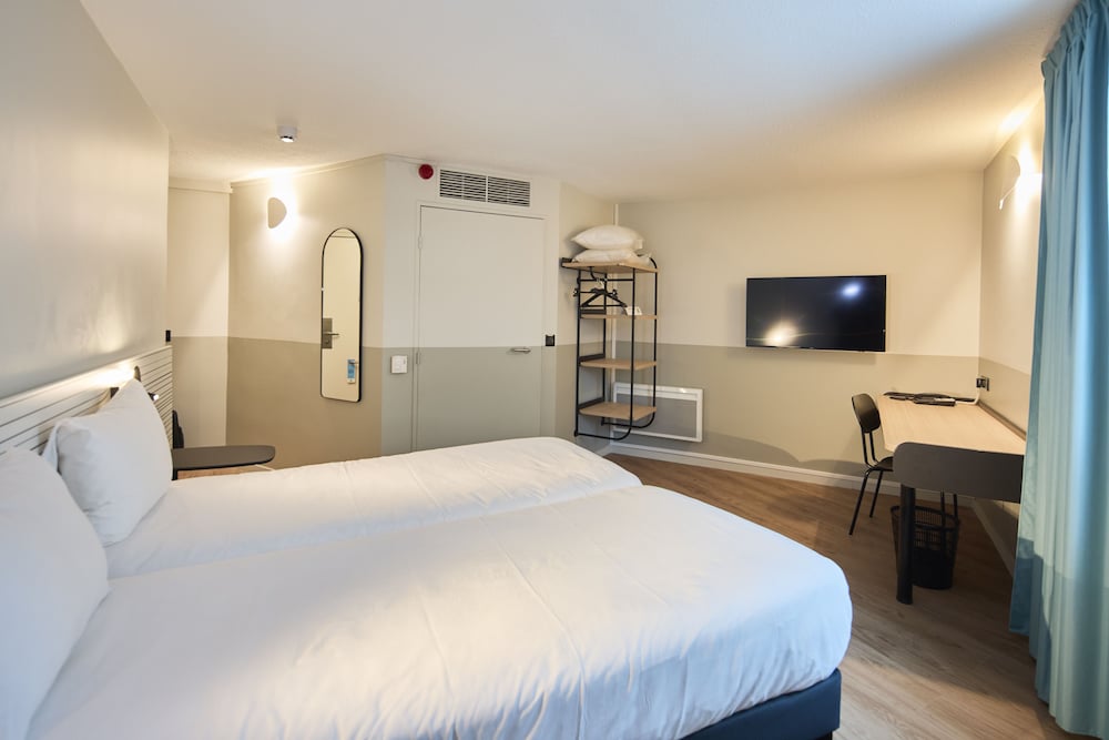 Фото Ibis Paris Poissy