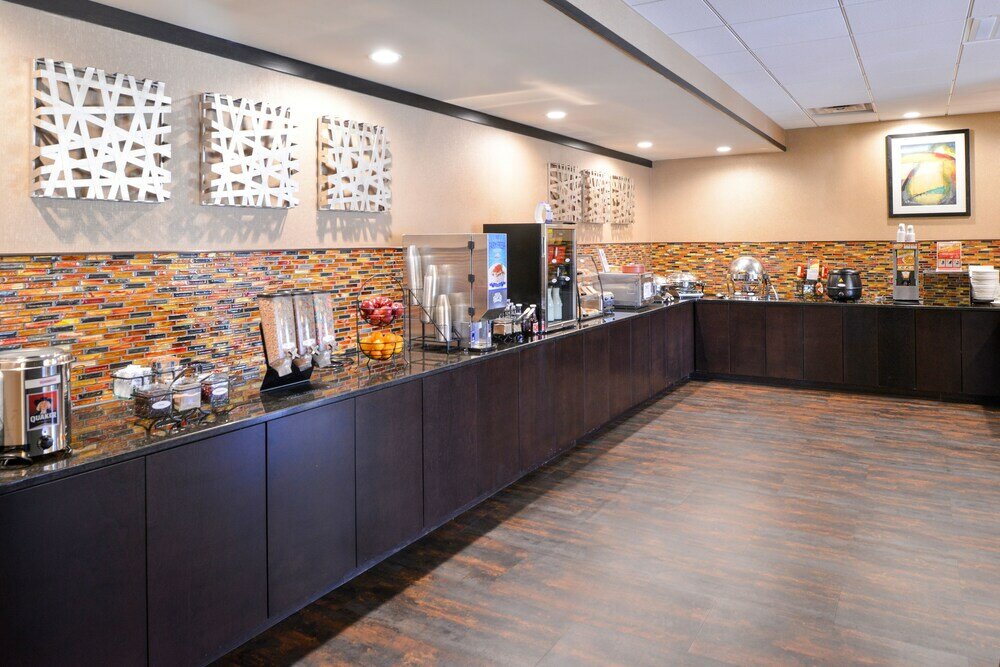 Фото Best Western Plus Midwest Inn