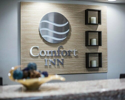 Гостиница Comfort Inn Airport в Манчестере