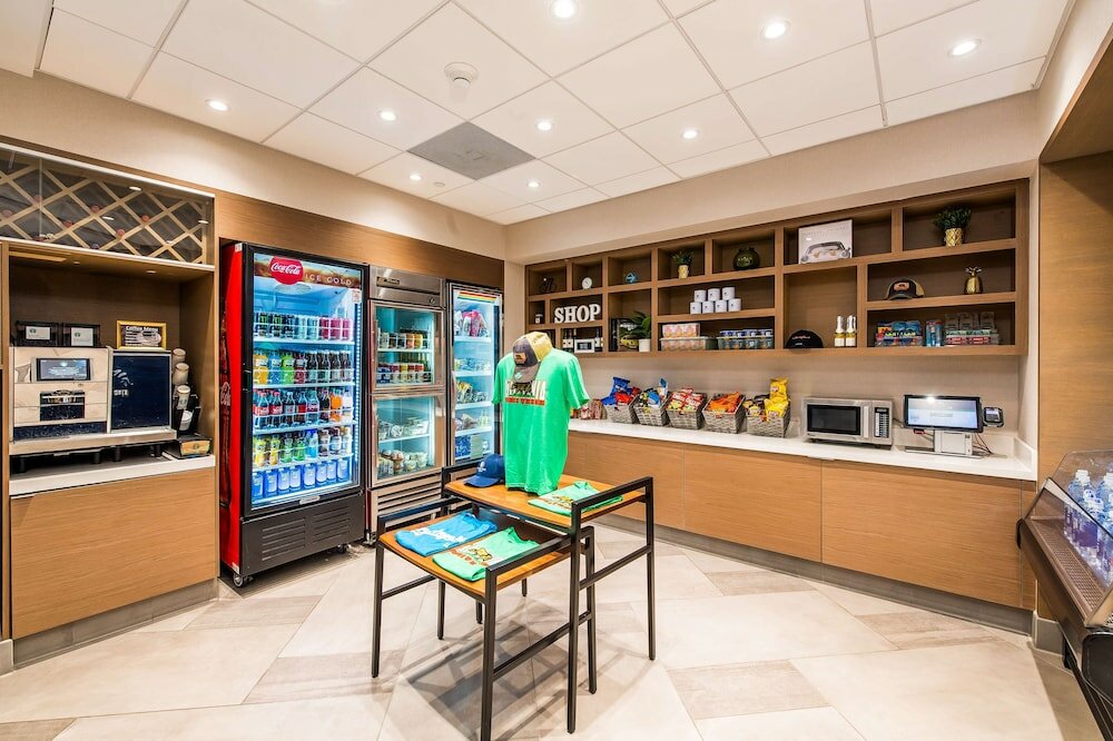 Фото DoubleTree by Hilton Carson