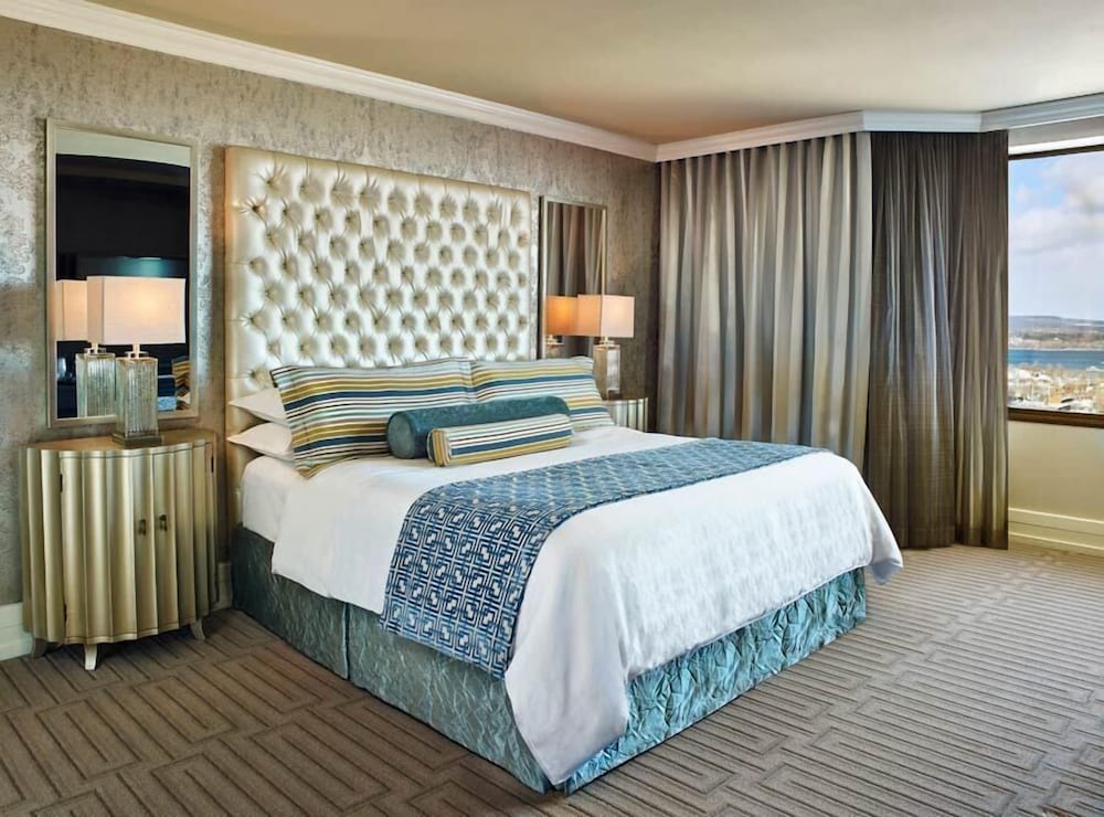 Фото Sheraton Hamilton Hotel