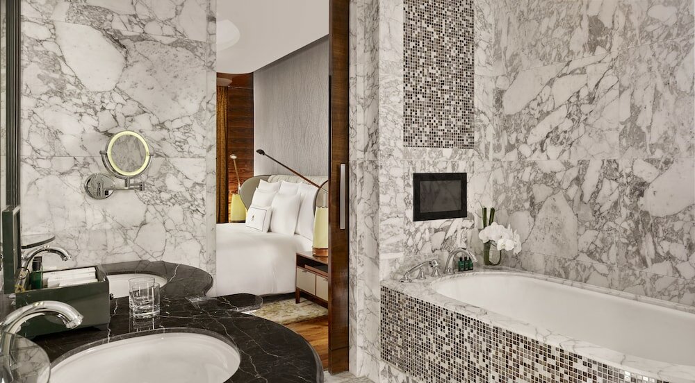 Фото The Reverie Saigon