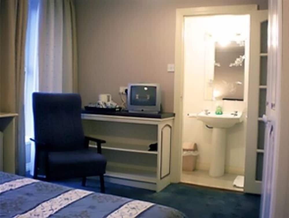 Фото Ilenroy House B&b