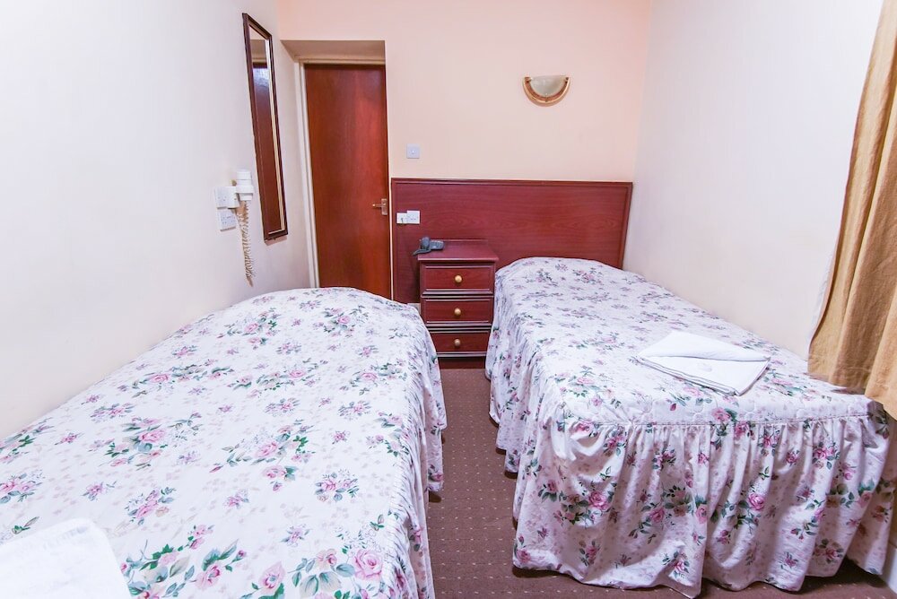 Фото Mandalay Picton House Hotel