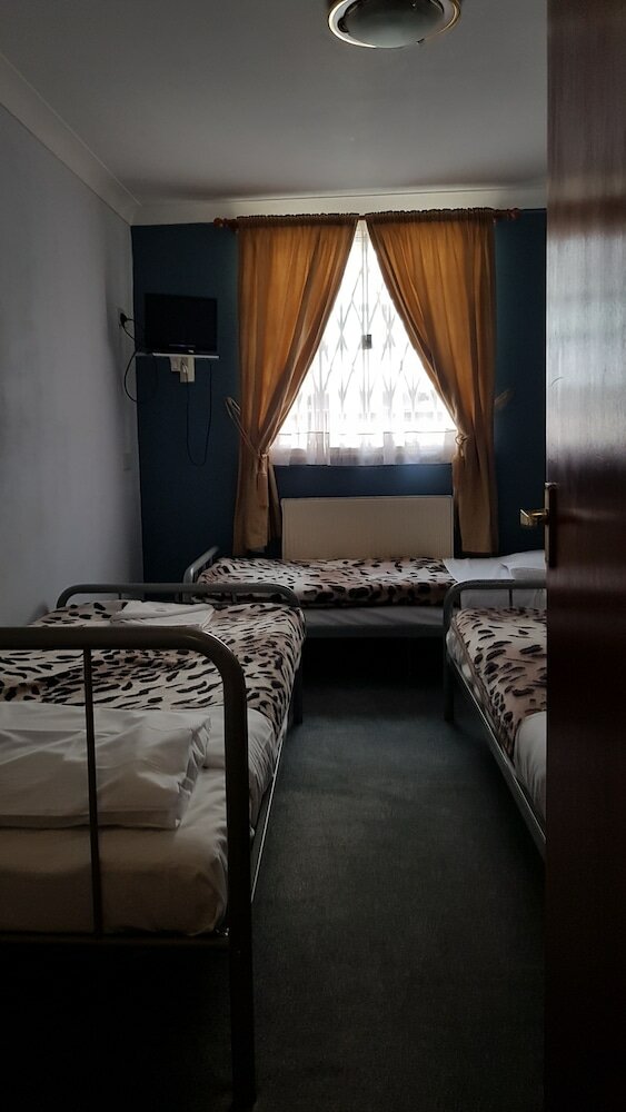 Фото Mandalay Picton House Hotel