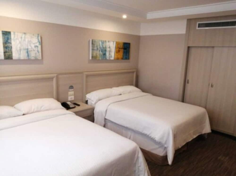 Фото Hotel Marbella