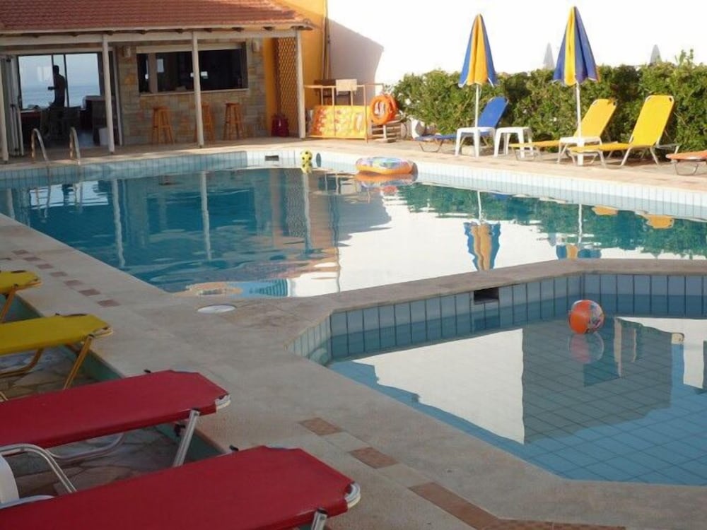 Фото Haris Apartments