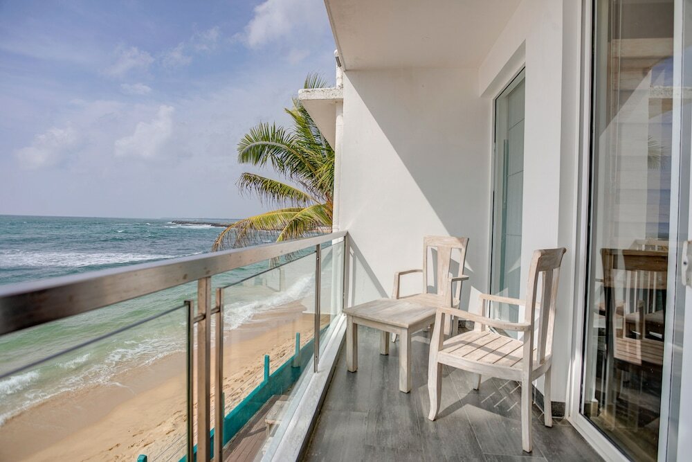 Фото Hikkaduwa Beach Hotel