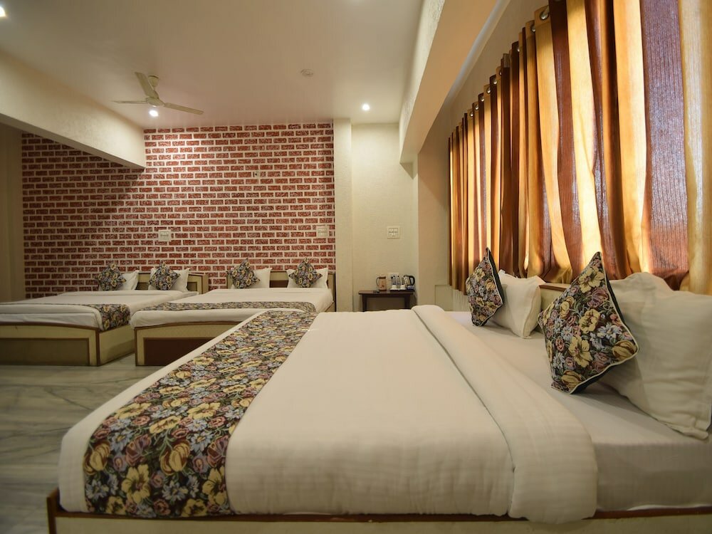 Фото Oyo 30226 Hotel Darshan Palace