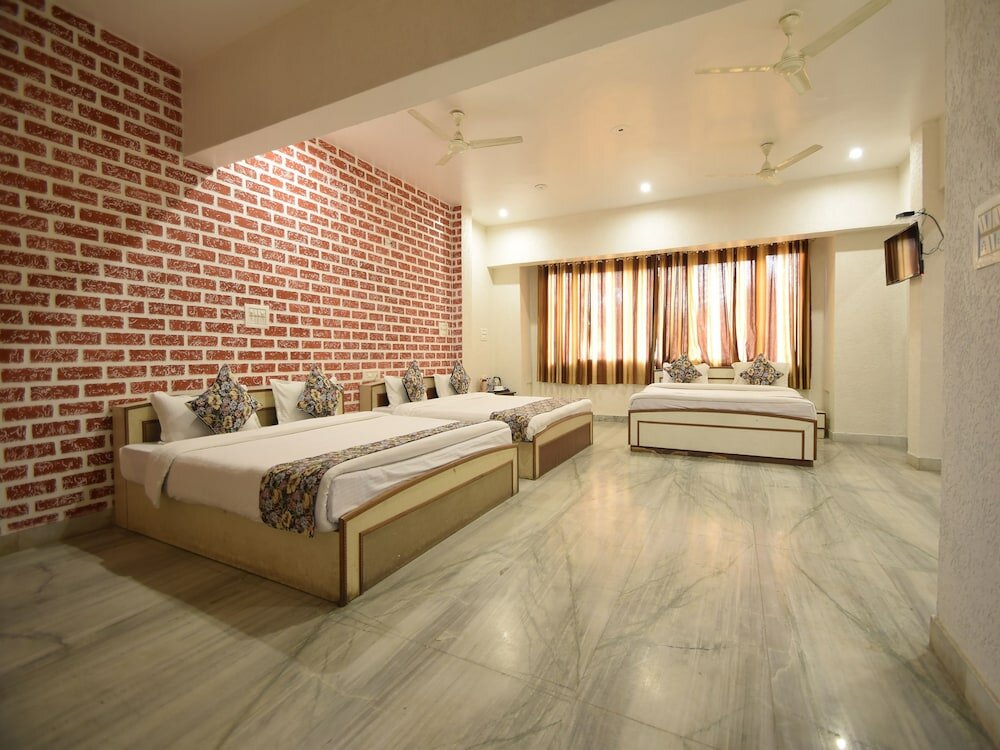 Фото Oyo 30226 Hotel Darshan Palace