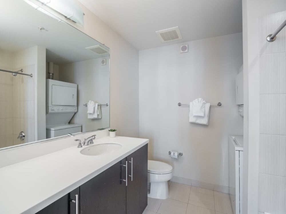 Фото Global Luxury Suites at The White House