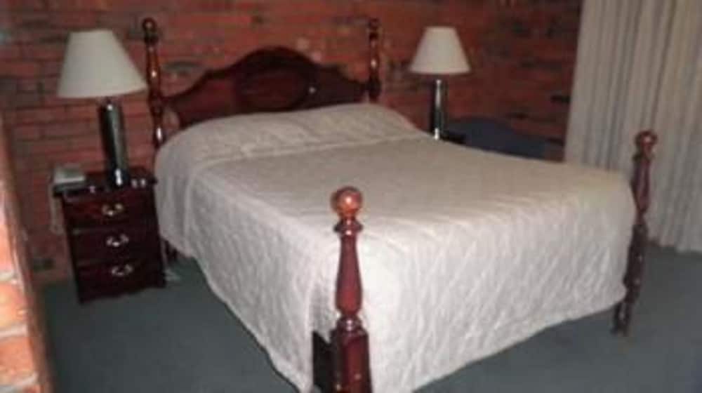 Фото Enfield Motor Inn