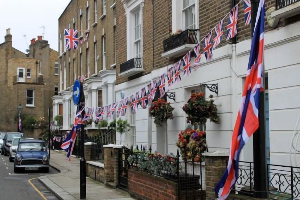 Фото Kensington Olympia Apartments