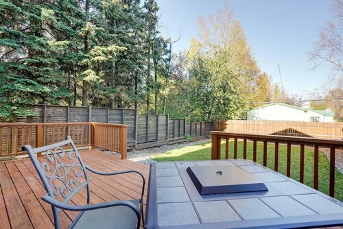 Апартаменты Anchorage Retreat w Private Deck & Backyard! в Анкоридже