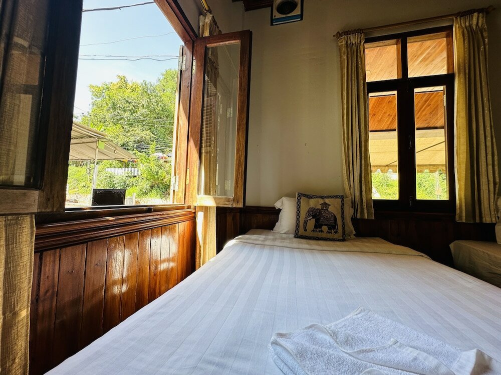 Фото Kingkham Riverside Hotel