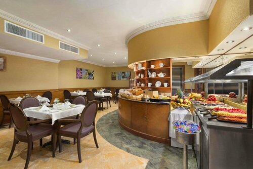 Гостиница Howard Johnson Hotel - Diplomat Abu Dhabi Ae в Абу-Даби