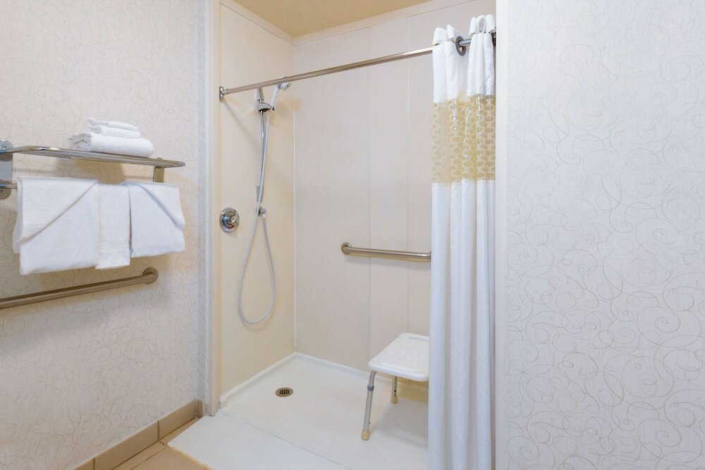 Фото Hampton Inn San Marcos, Ca