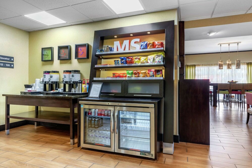 Фото Hampton Inn Brookhaven