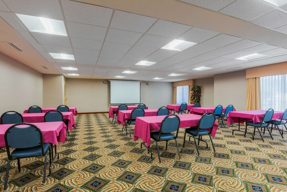 Фото Hampton Inn San Marcos, Ca