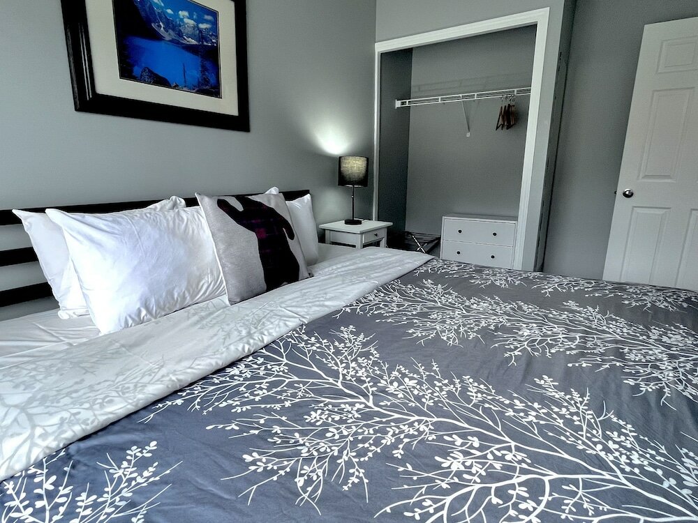 Фото Canadian Rockies Chalets