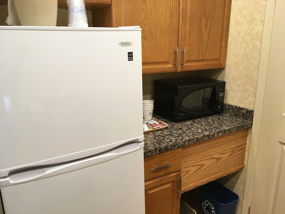 Фото Best Western Voyageur Place Hotel