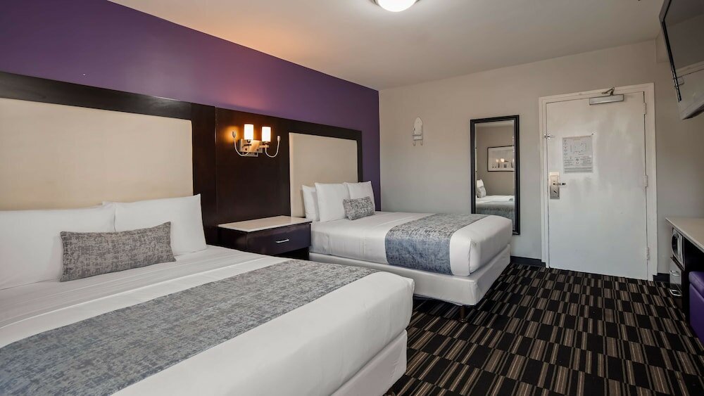 Фото SureStay Hotel by Best Western Beverly Hills West La