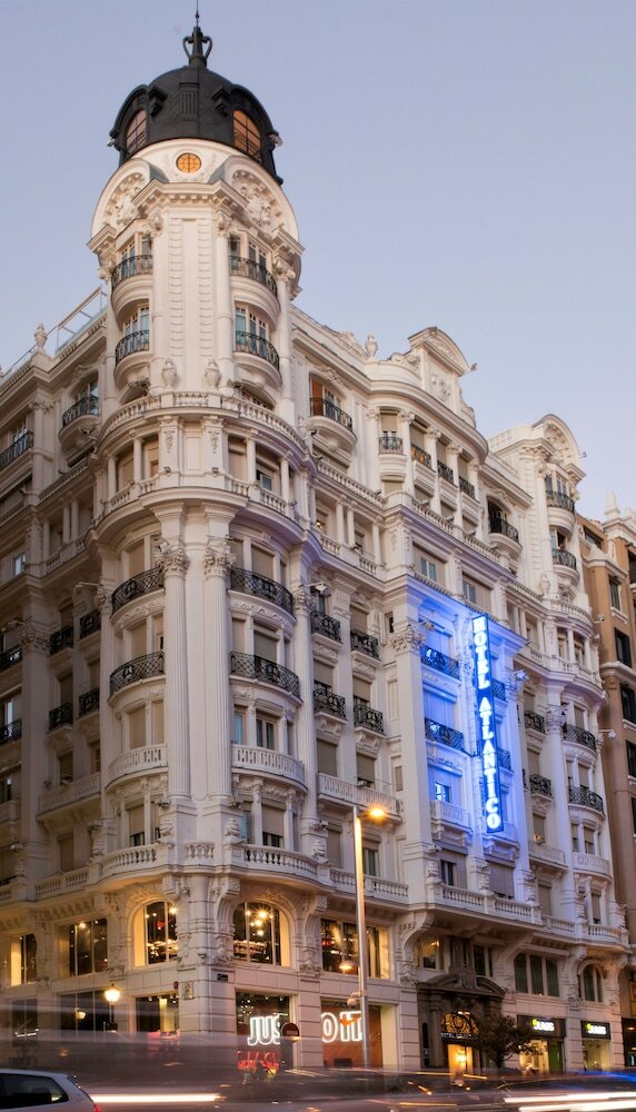 Фото отеля 1