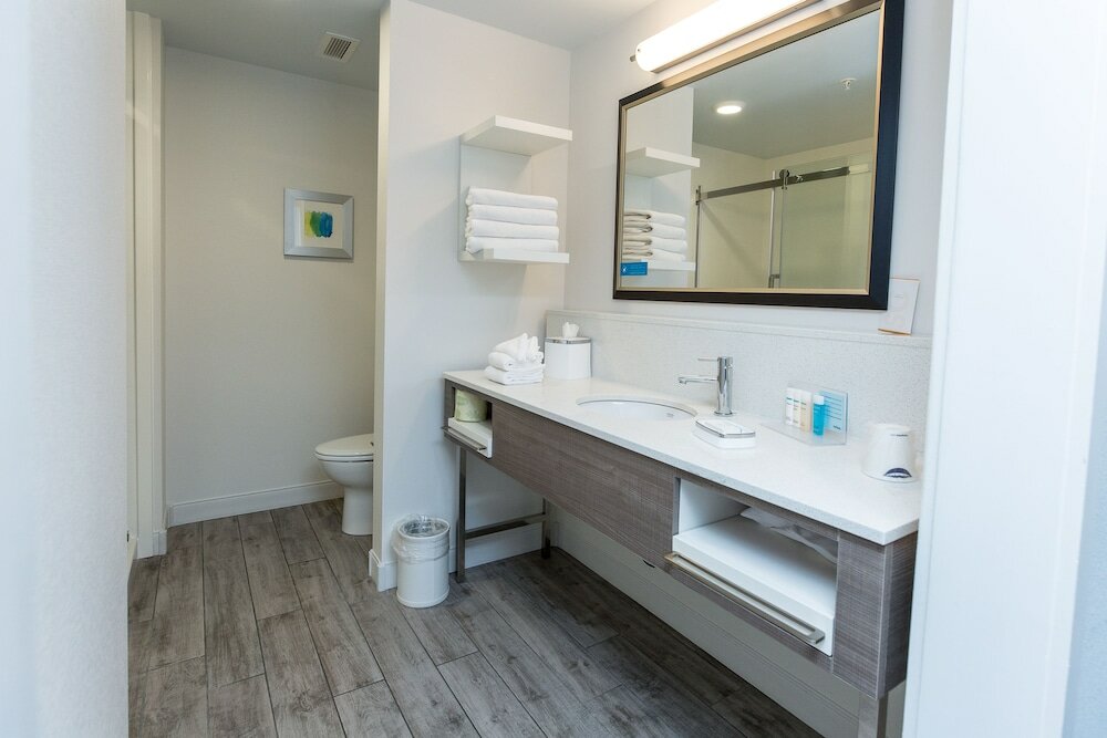 Фото Hampton Inn & Suites Syracuse North Airport Area