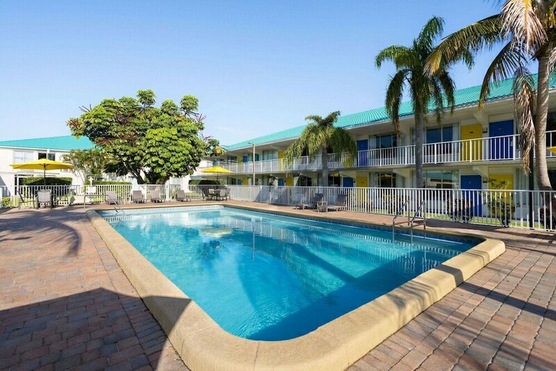 Гостиница Days Inn by Wyndham Fort Pierce Midtown в Форт Пирсе