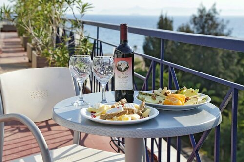 Внешний вид отеля Palmyra Beach Hotel в Муниципалитете Глифадах, фото 3